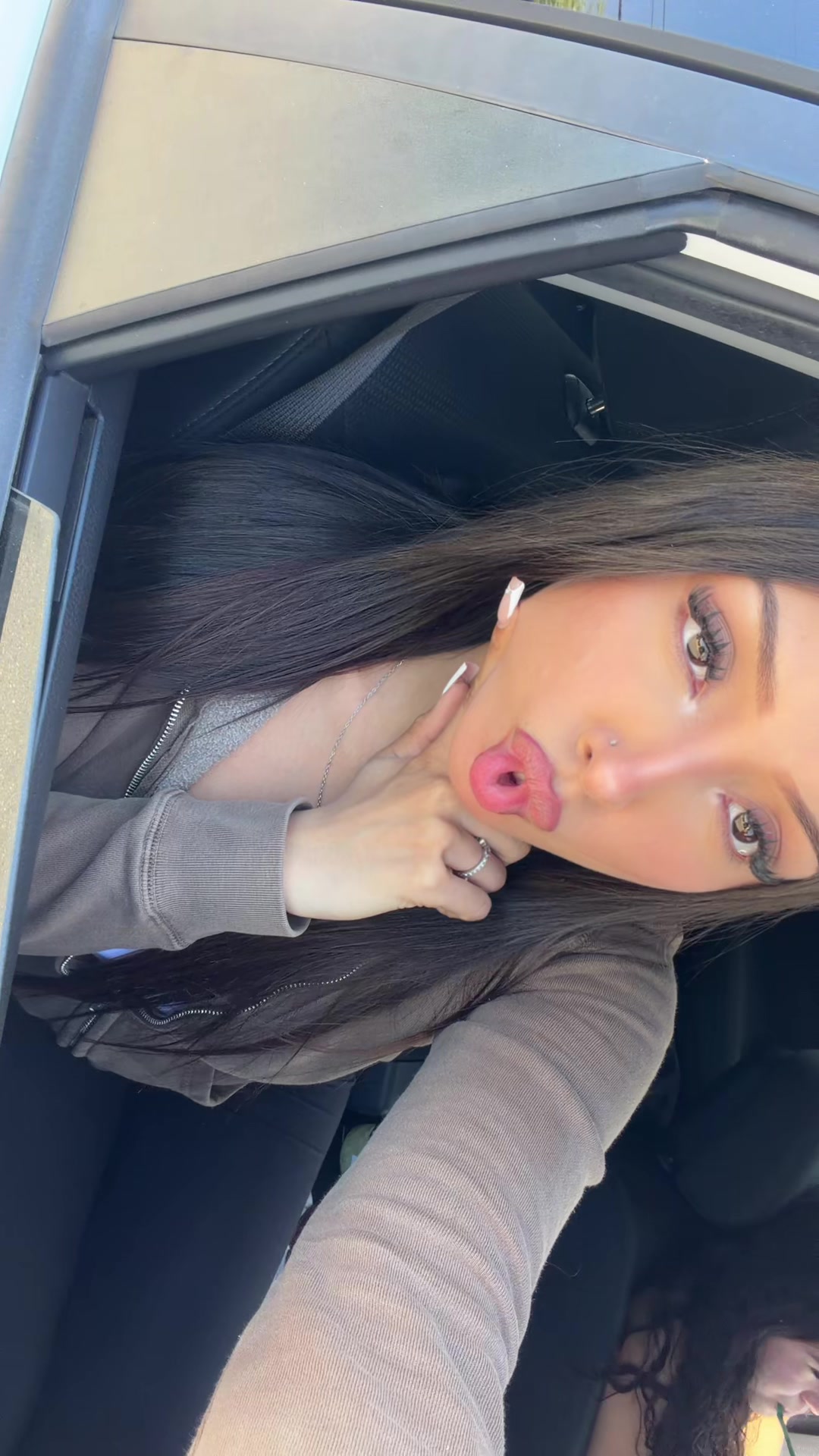 @elisuhburner