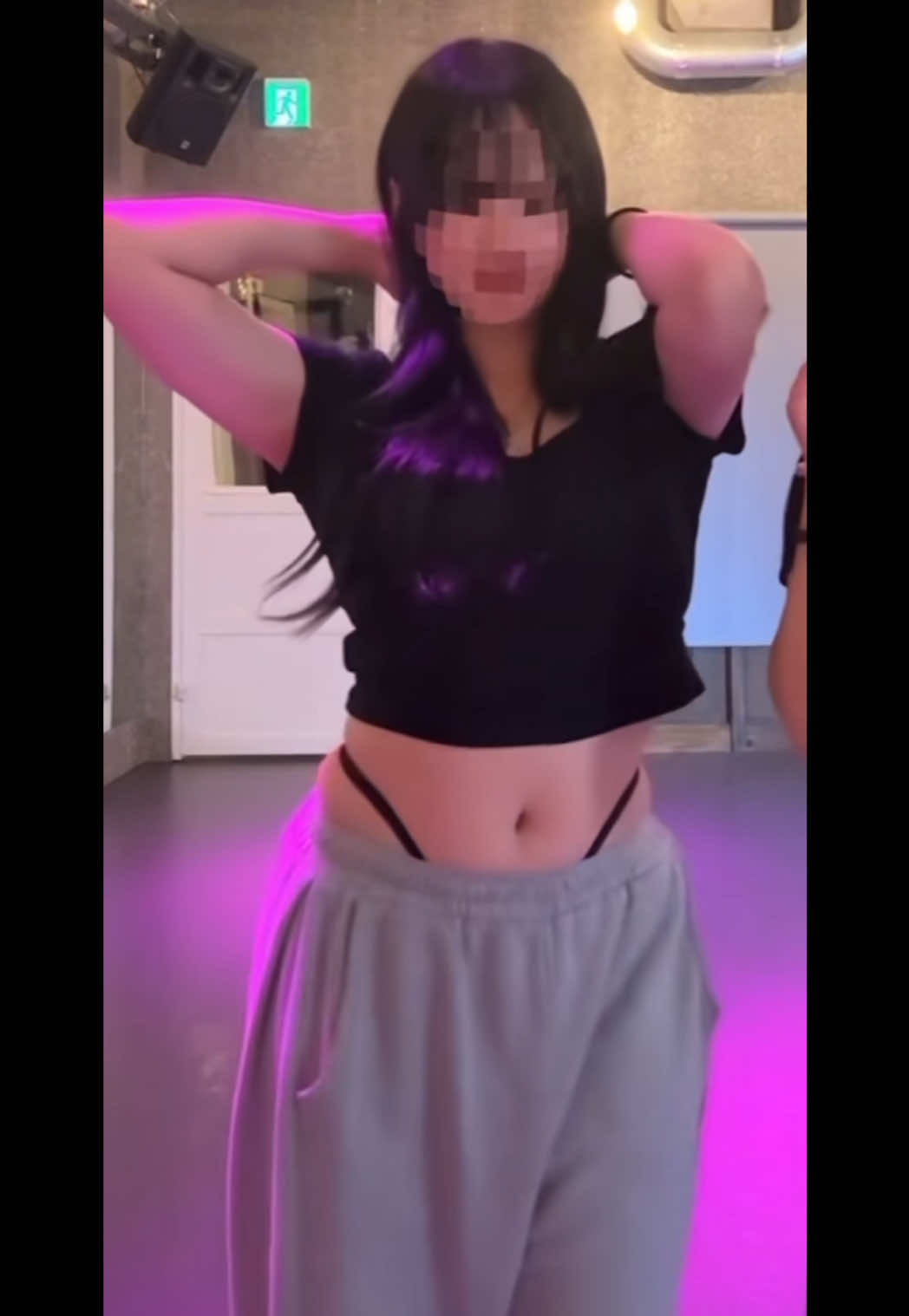 @(^^)