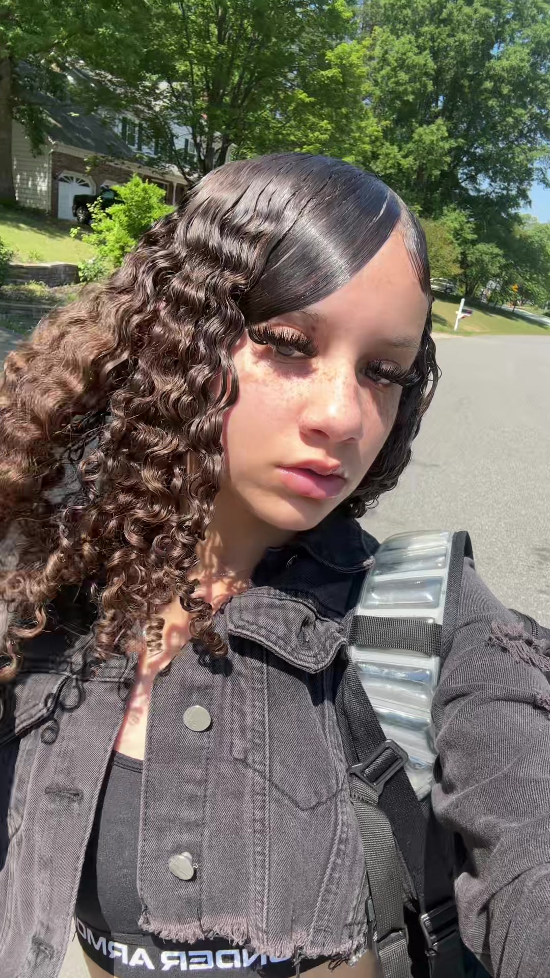 @￶