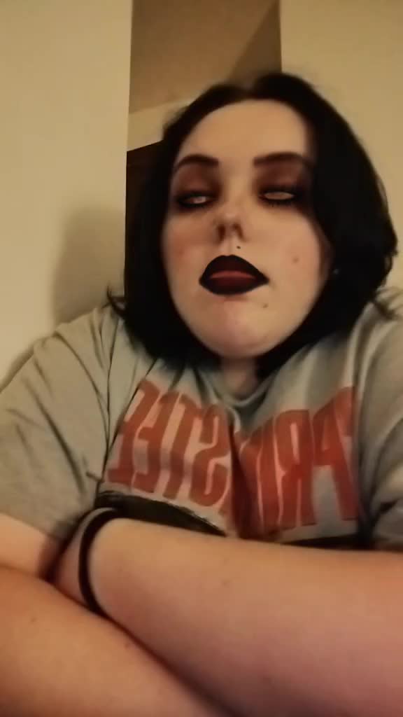 @Black Angle Goth Queen