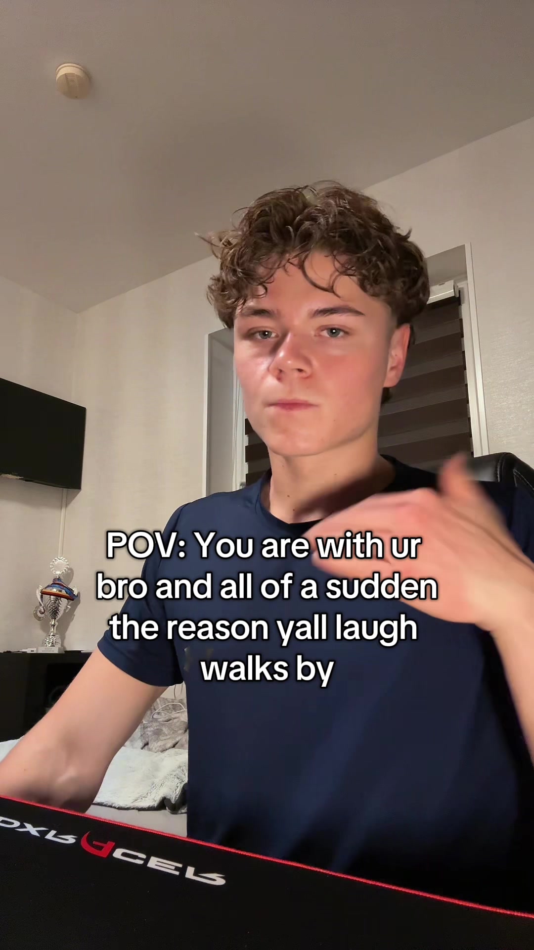 @Yvwes