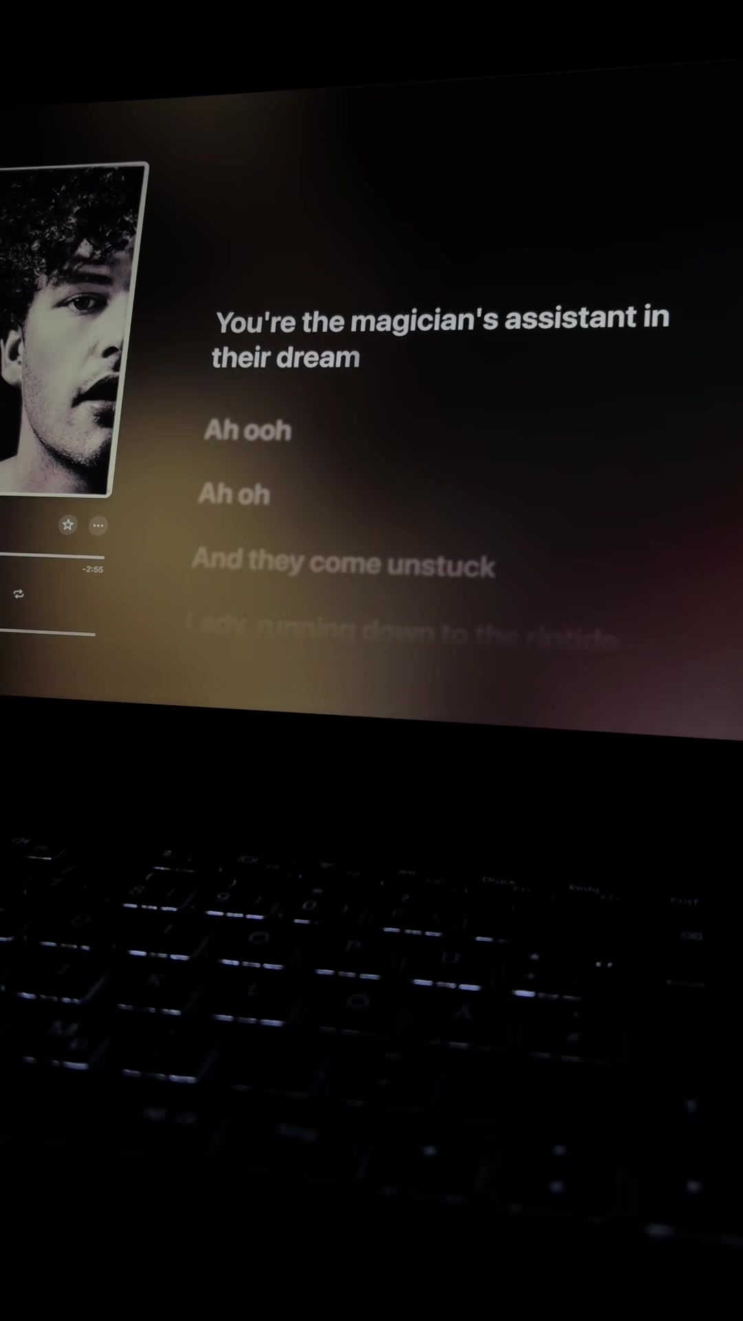 @🎧