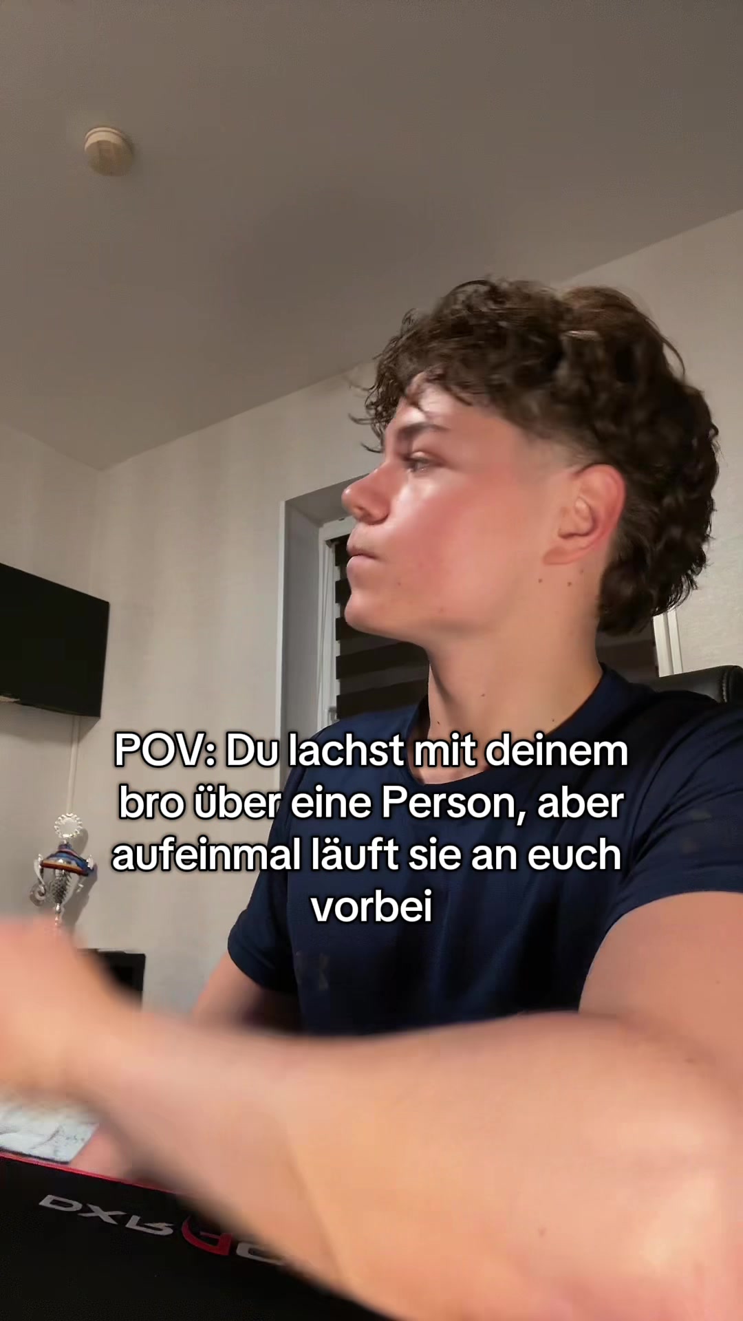 @Yvwes