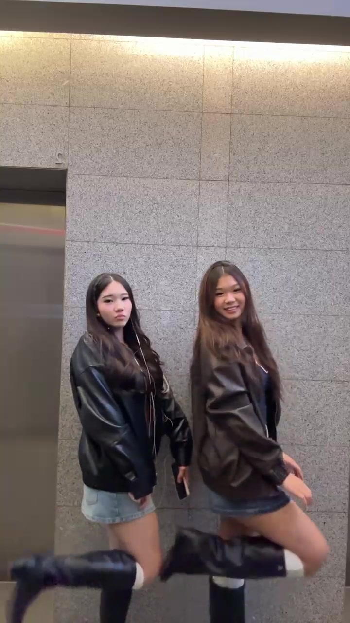 @chloee🦖