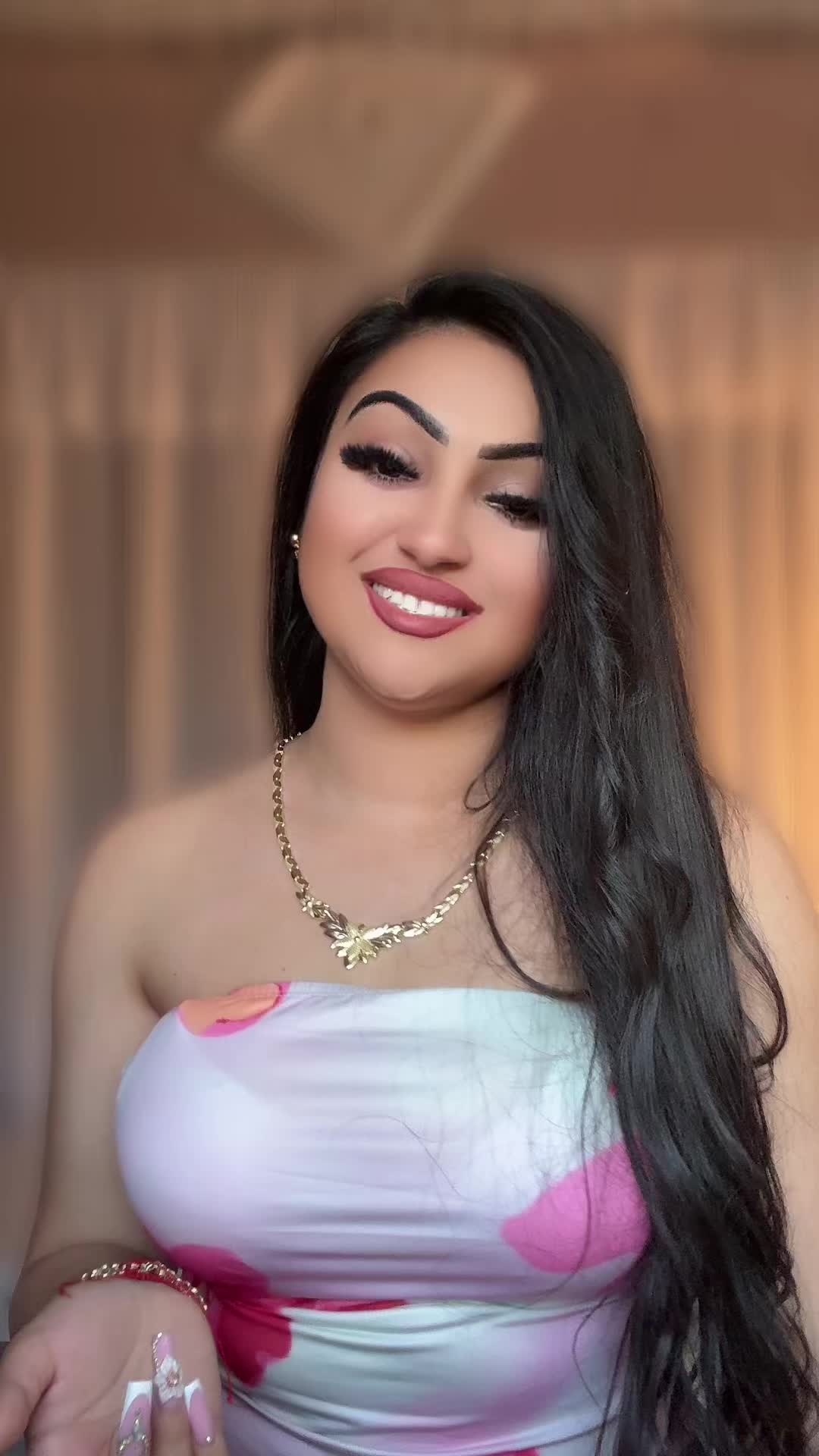 @Vivike007💋