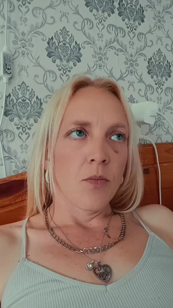@ᗩᘻᖻ 🌹