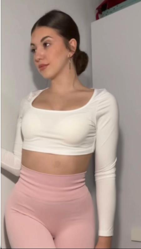 @_.ariiadnaa12