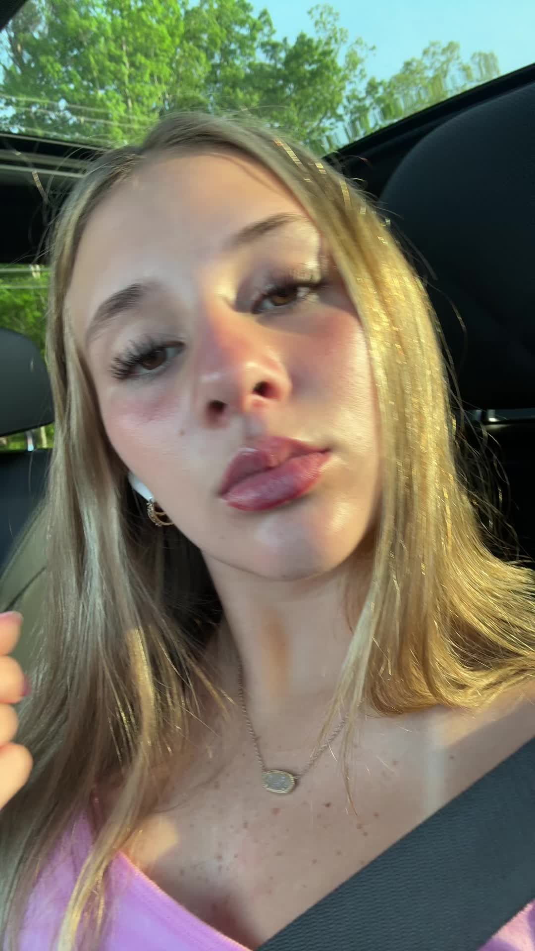 @￼