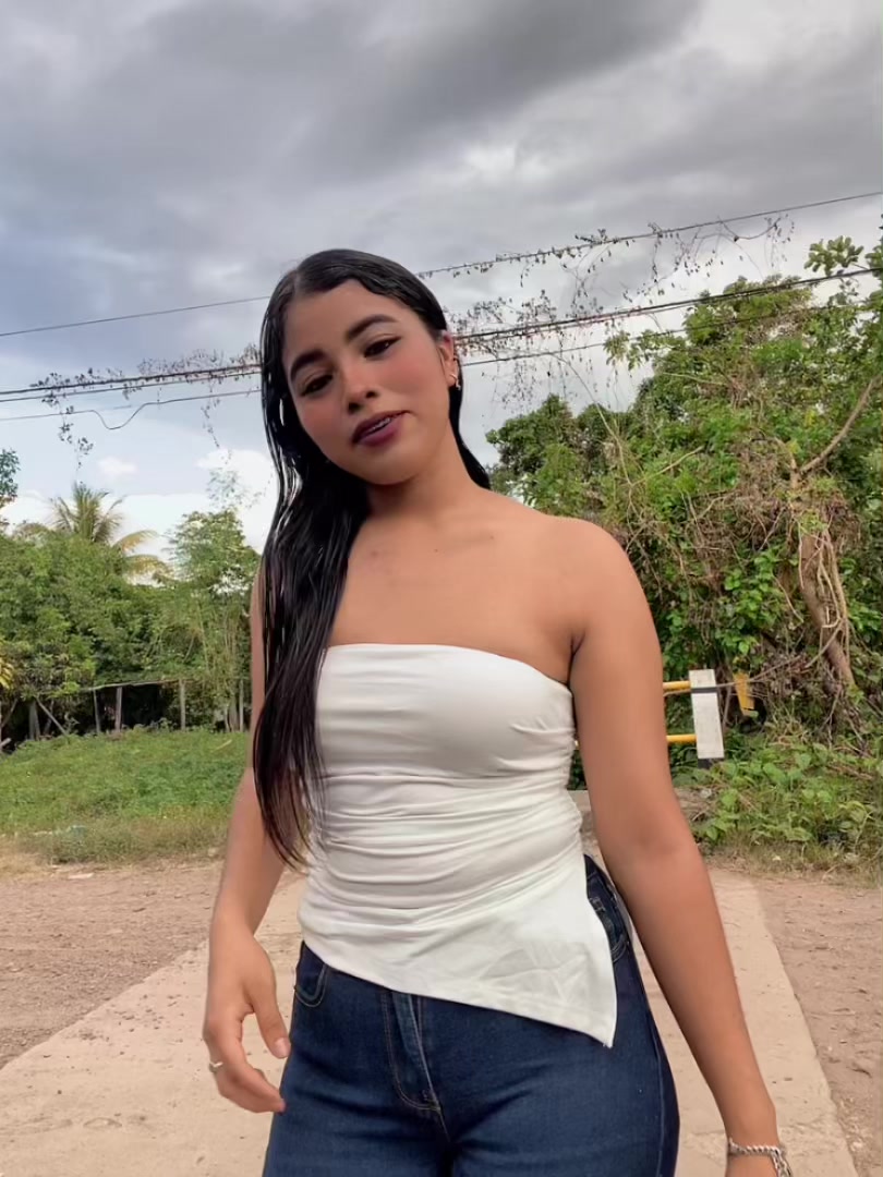 @🦦