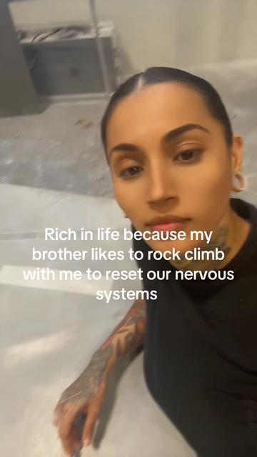 @𝒅 𝒆 𝒔 𝒔