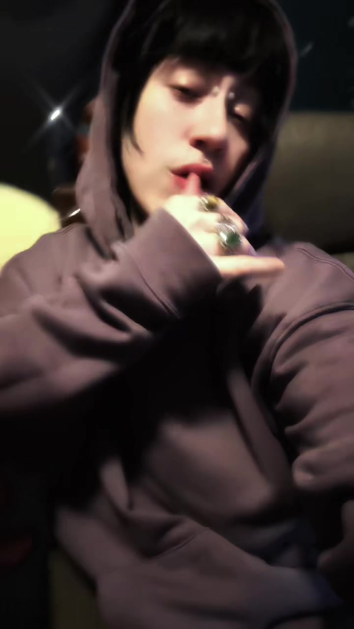 @✨baz isnt human✨