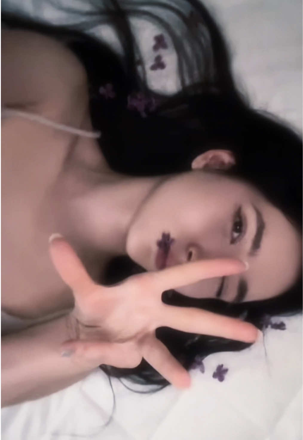 @carolunaris