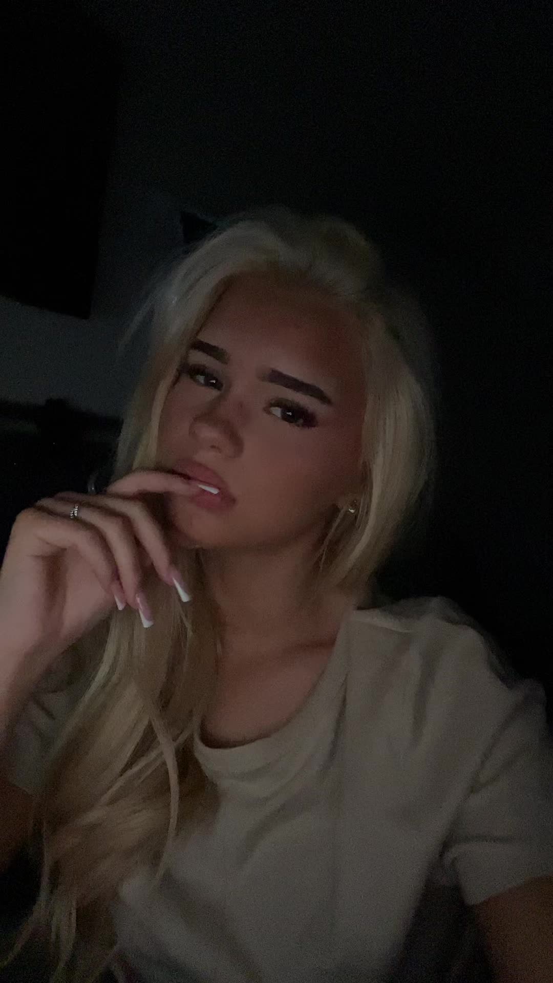 @💎𝐌𝐈𝐊𝐀 𝐁𝐑𝐎𝐎𝐊𝐒💎