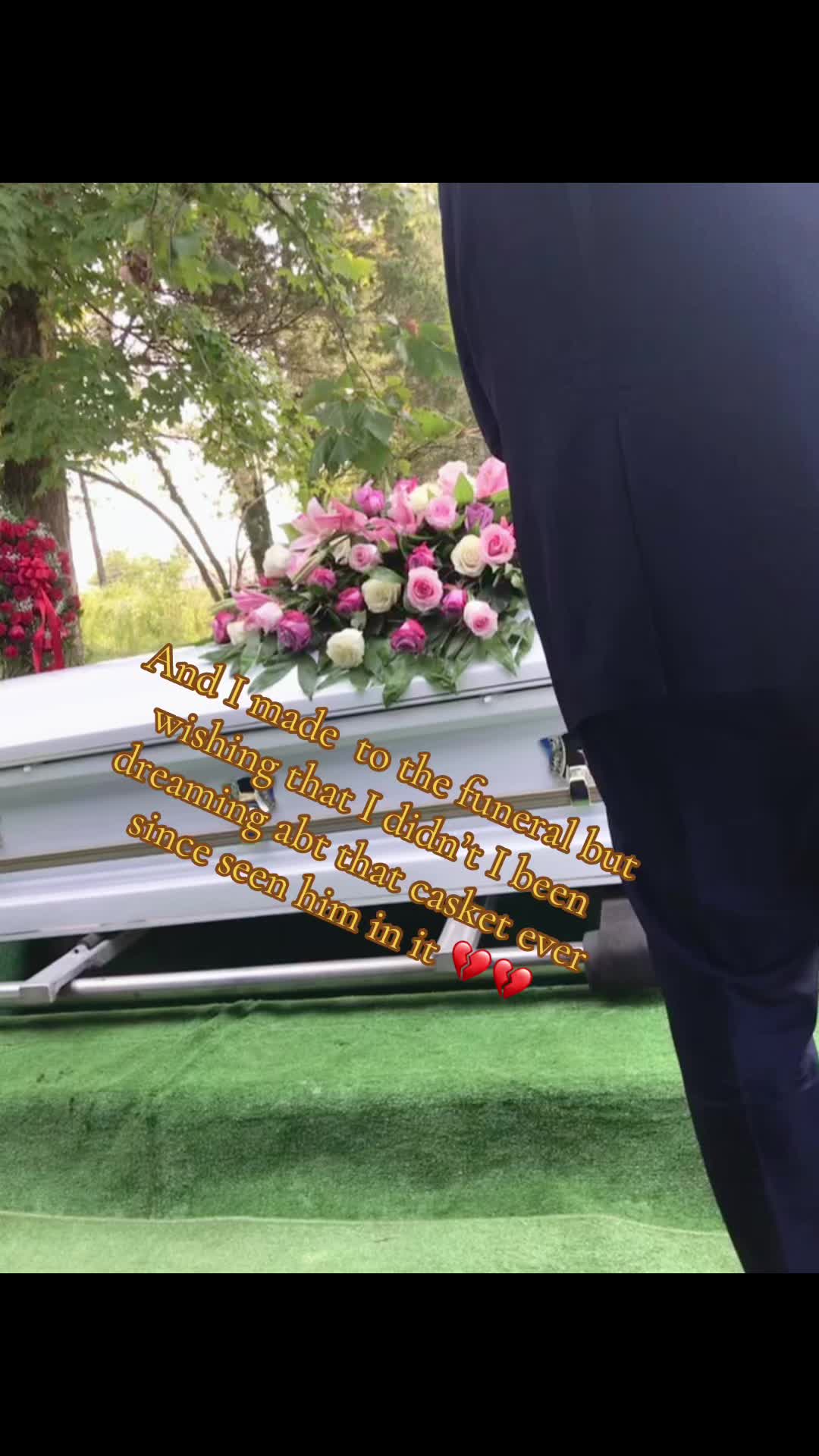 @🧟.
