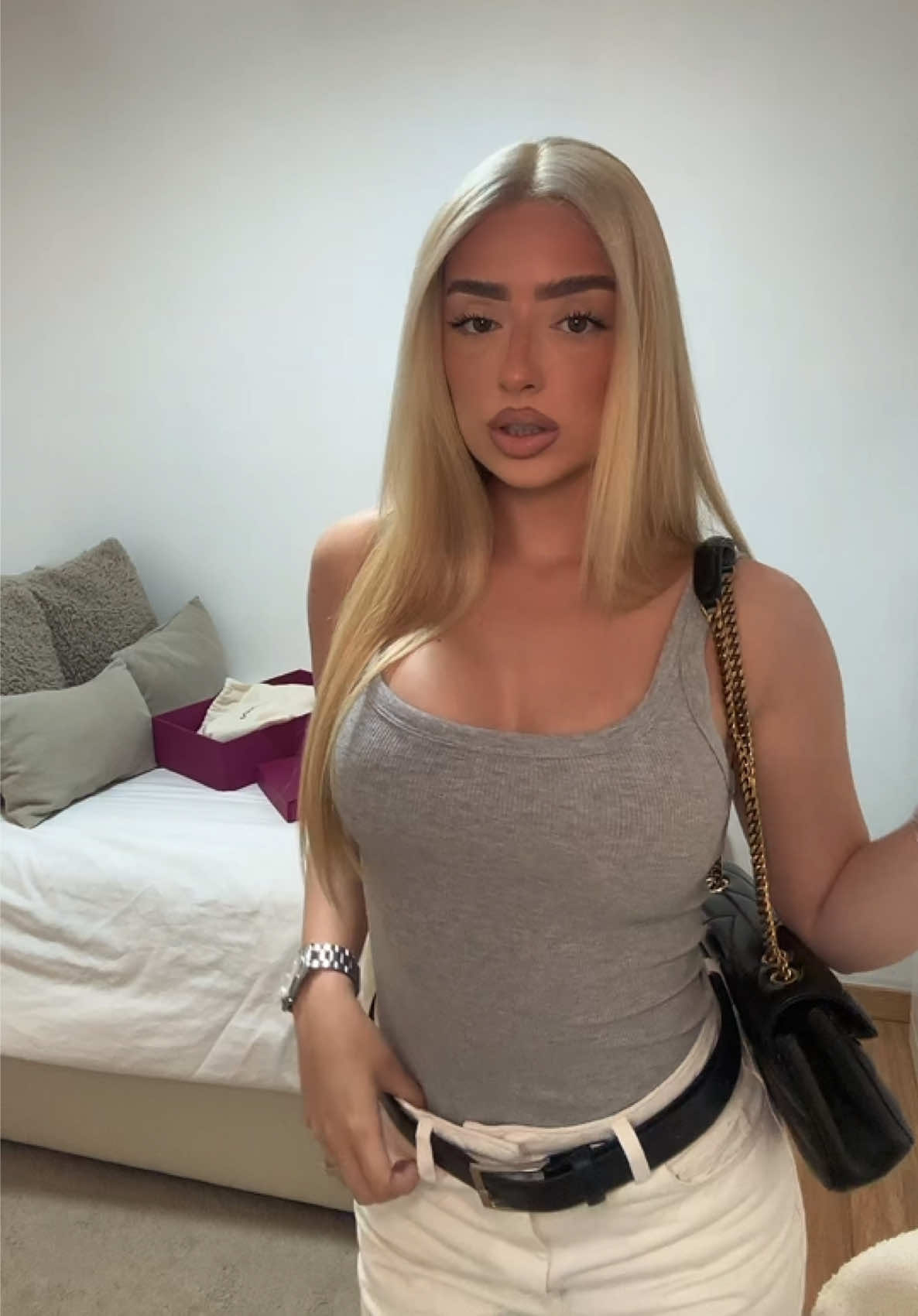 @Carolmtnz_