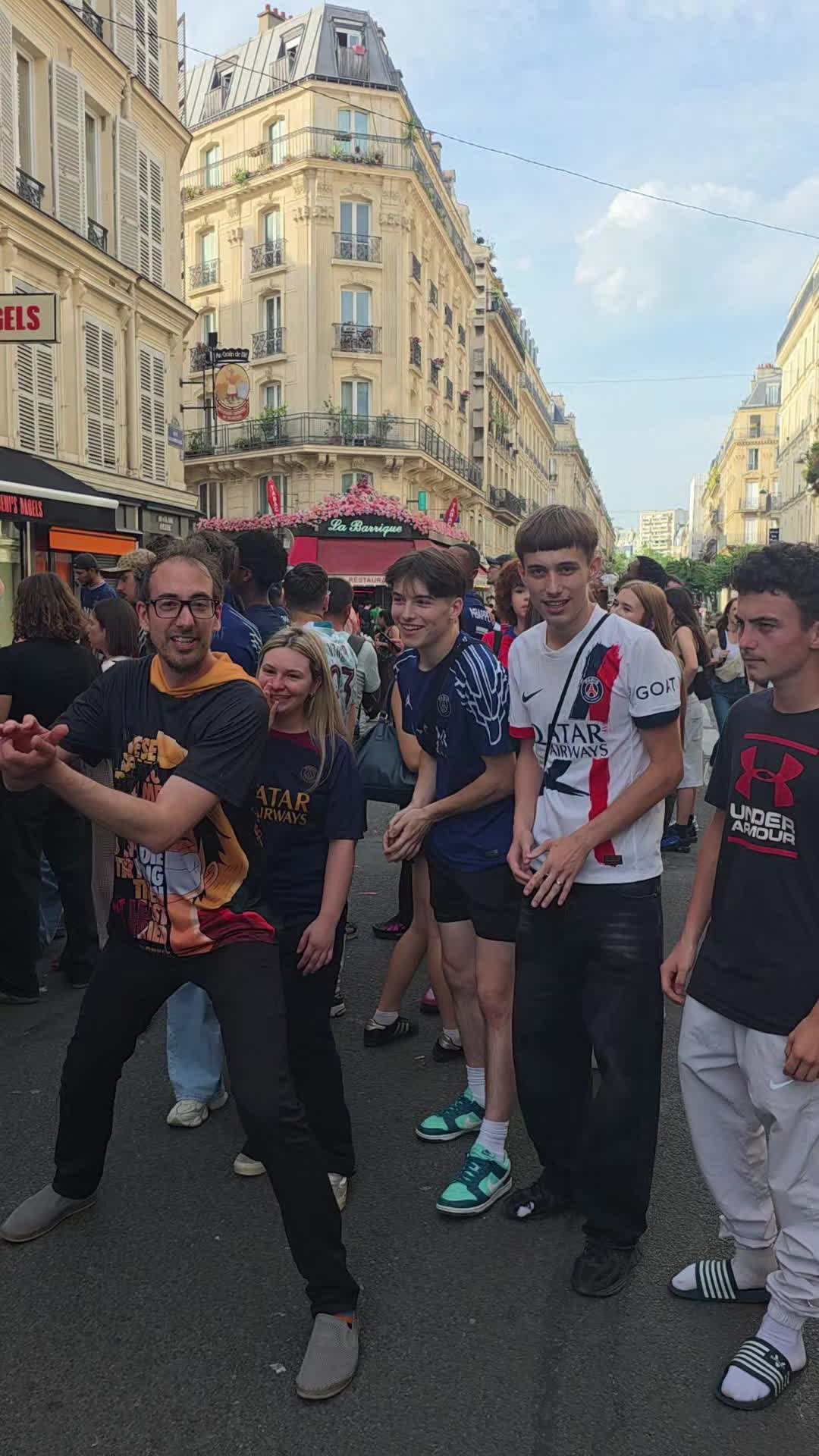 @n'importe qui