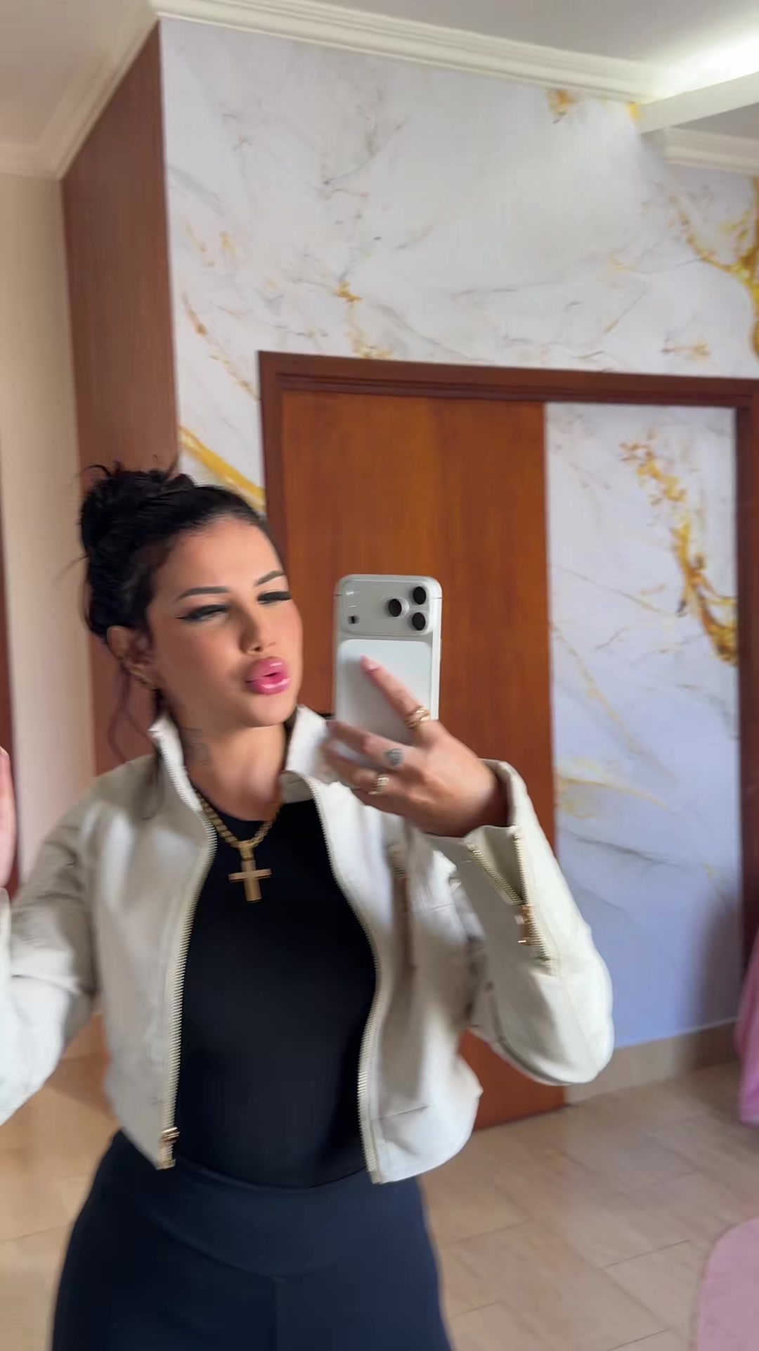 @lopesjhe_