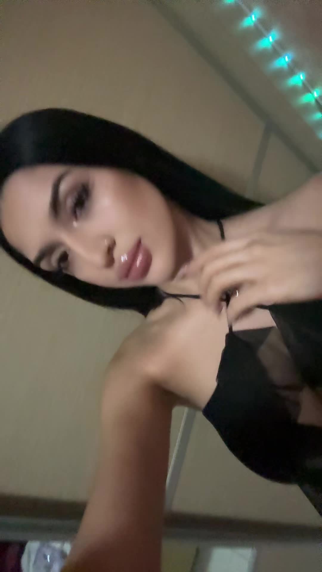 @nela