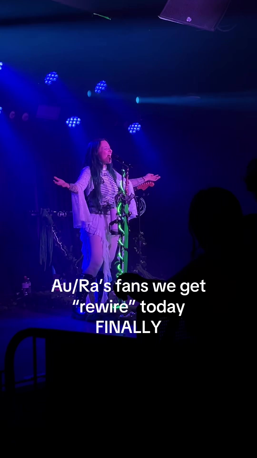 @pieceofaura