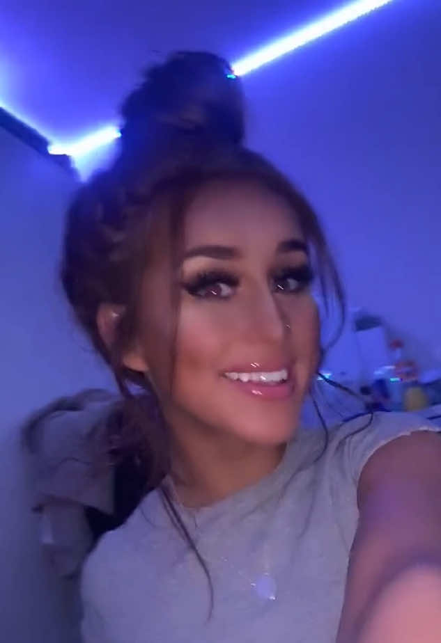 @Goddess Bella👸🏻