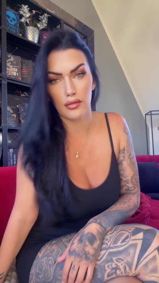 @Inked_Kira