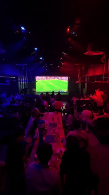 @Liquid Bar & Restaurant