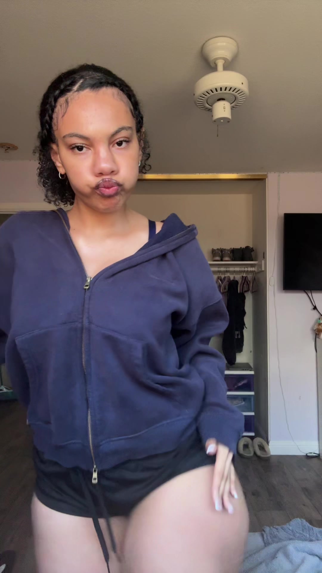 @𝒟𝑜𝓃𝓎𝒶💋