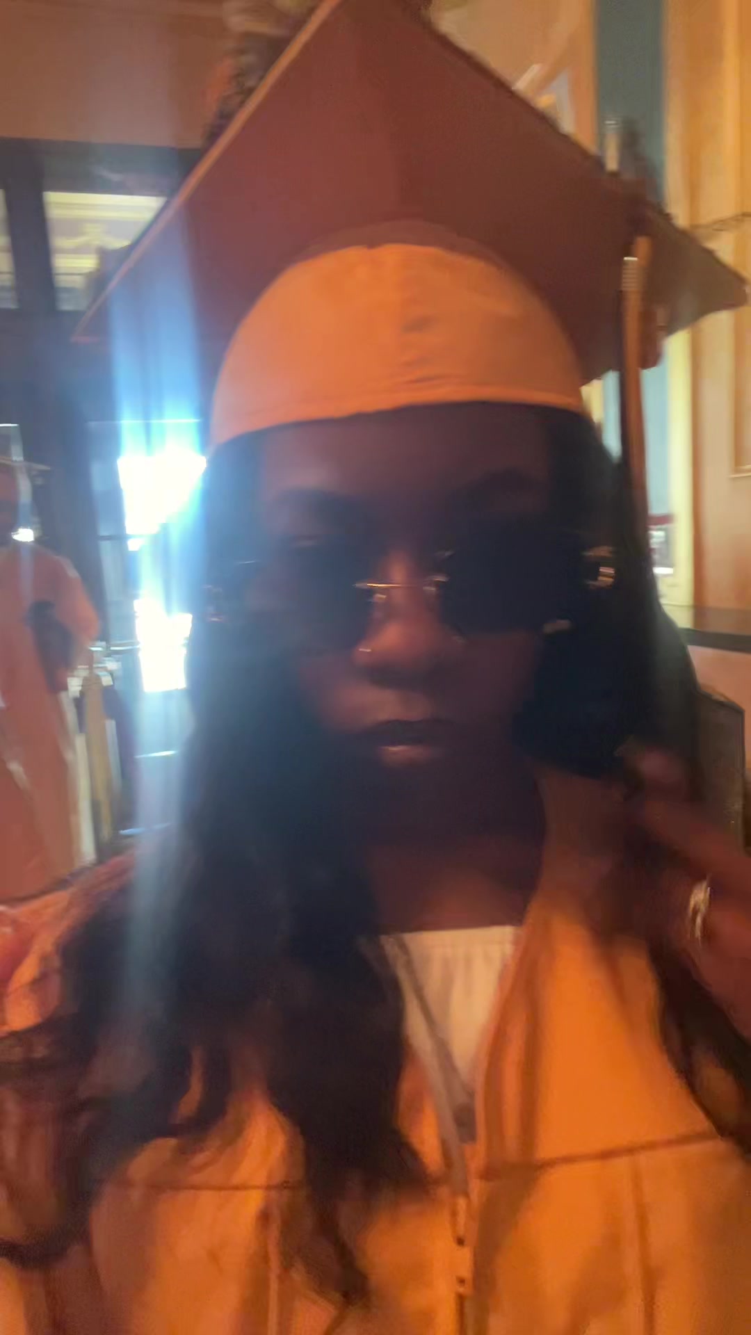 @👸🏾🍫