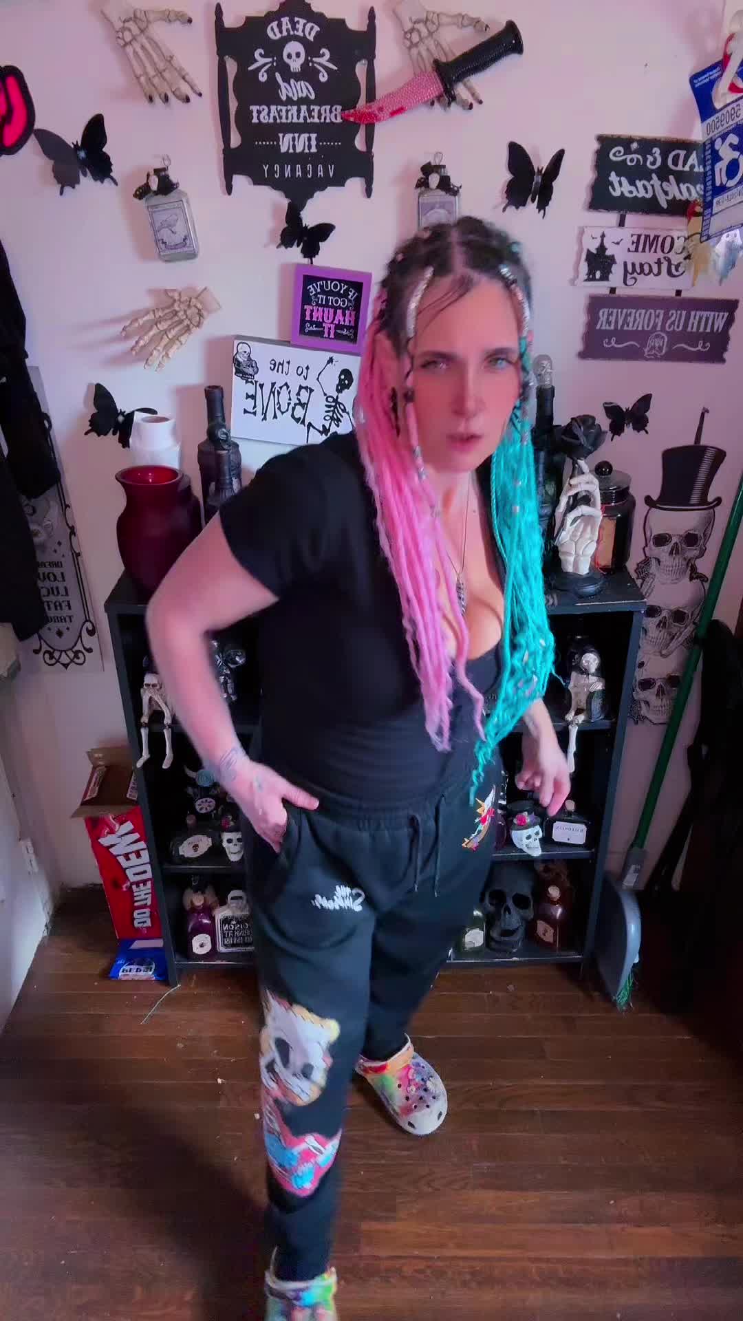 @crazyscorpiochix80