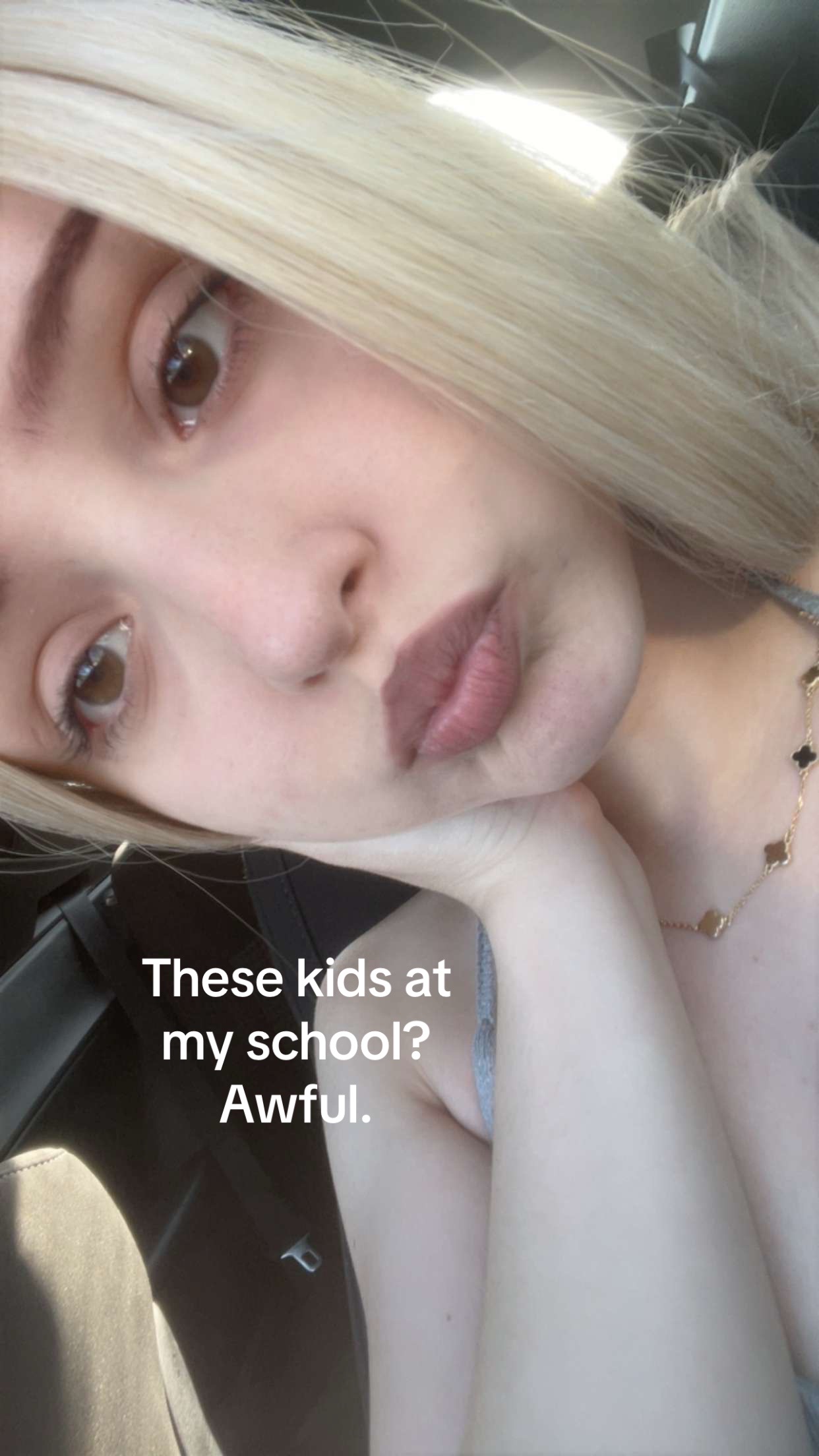@Cruxlla