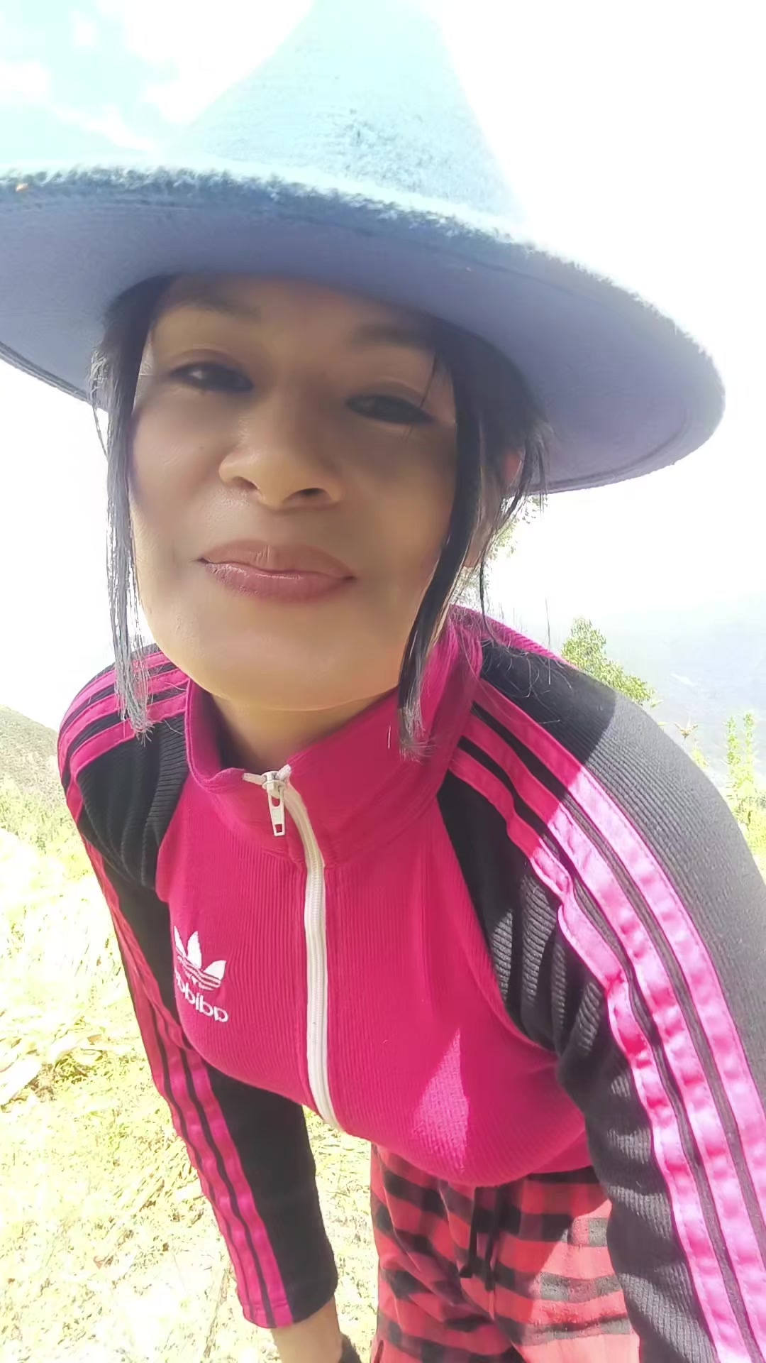 @HELEN❣️ 🐝🦋 RAYO DE LUZ 🦋🐝