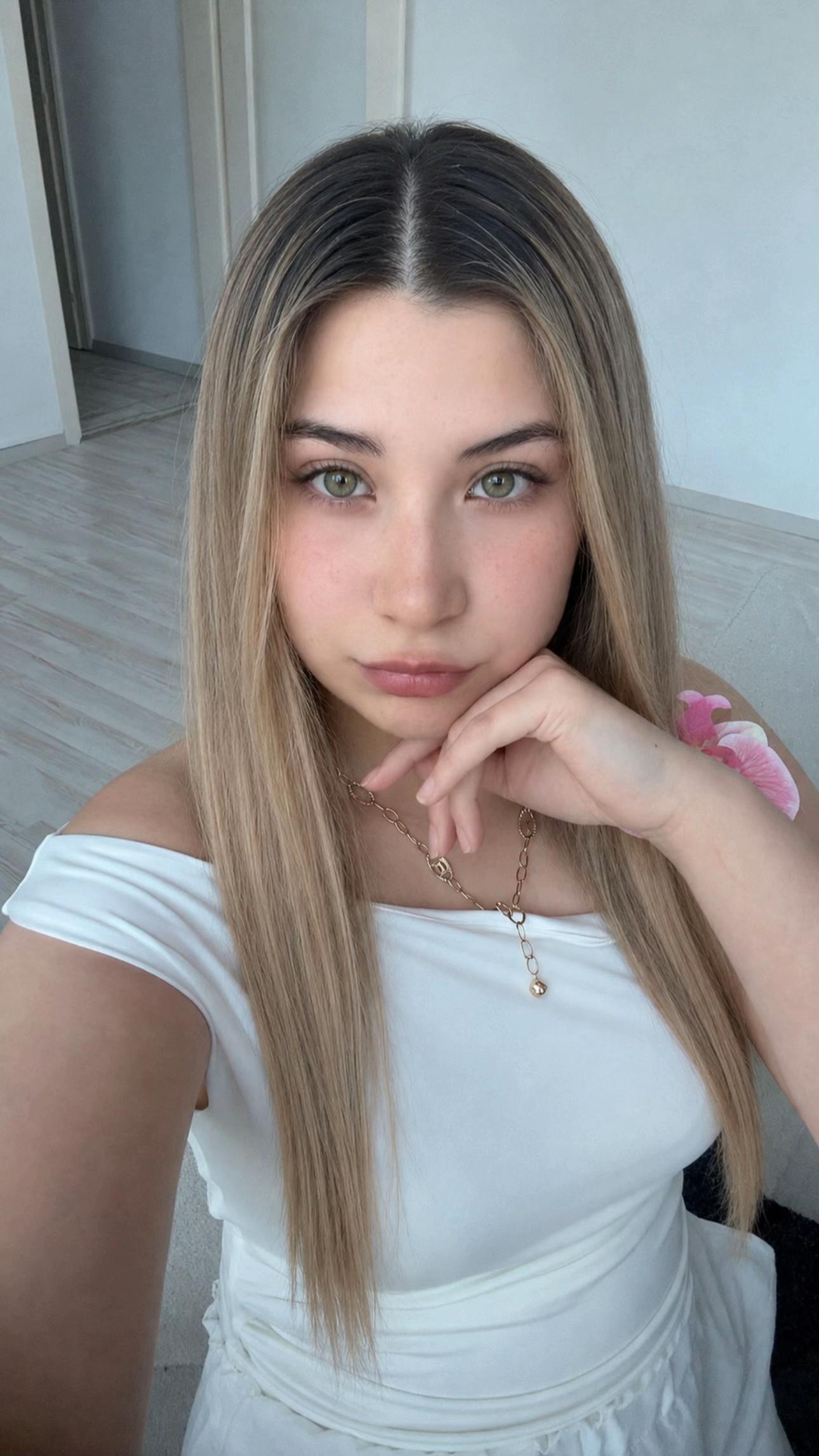 @~𝒦𝒶𝓇𝑜𝓁𝒾𝓃𝒶~