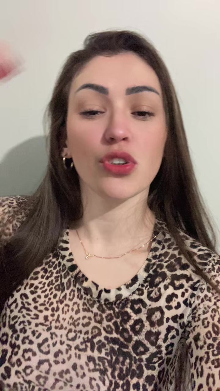 @brunaahardt