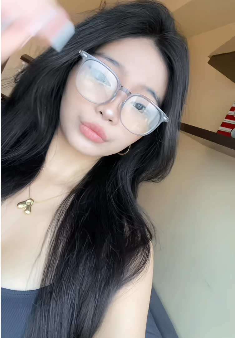 @𝒴