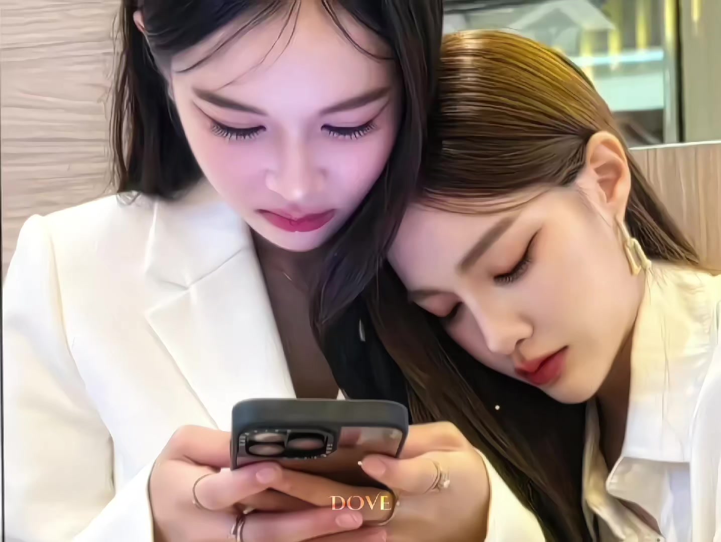 @𝙳𝙾𝚅𝙴♡