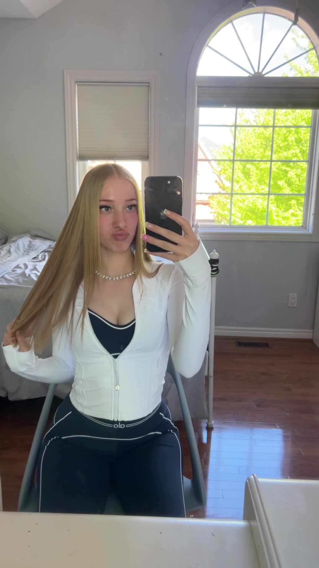 @𝐸𝓁𝒾𝓈𝑒