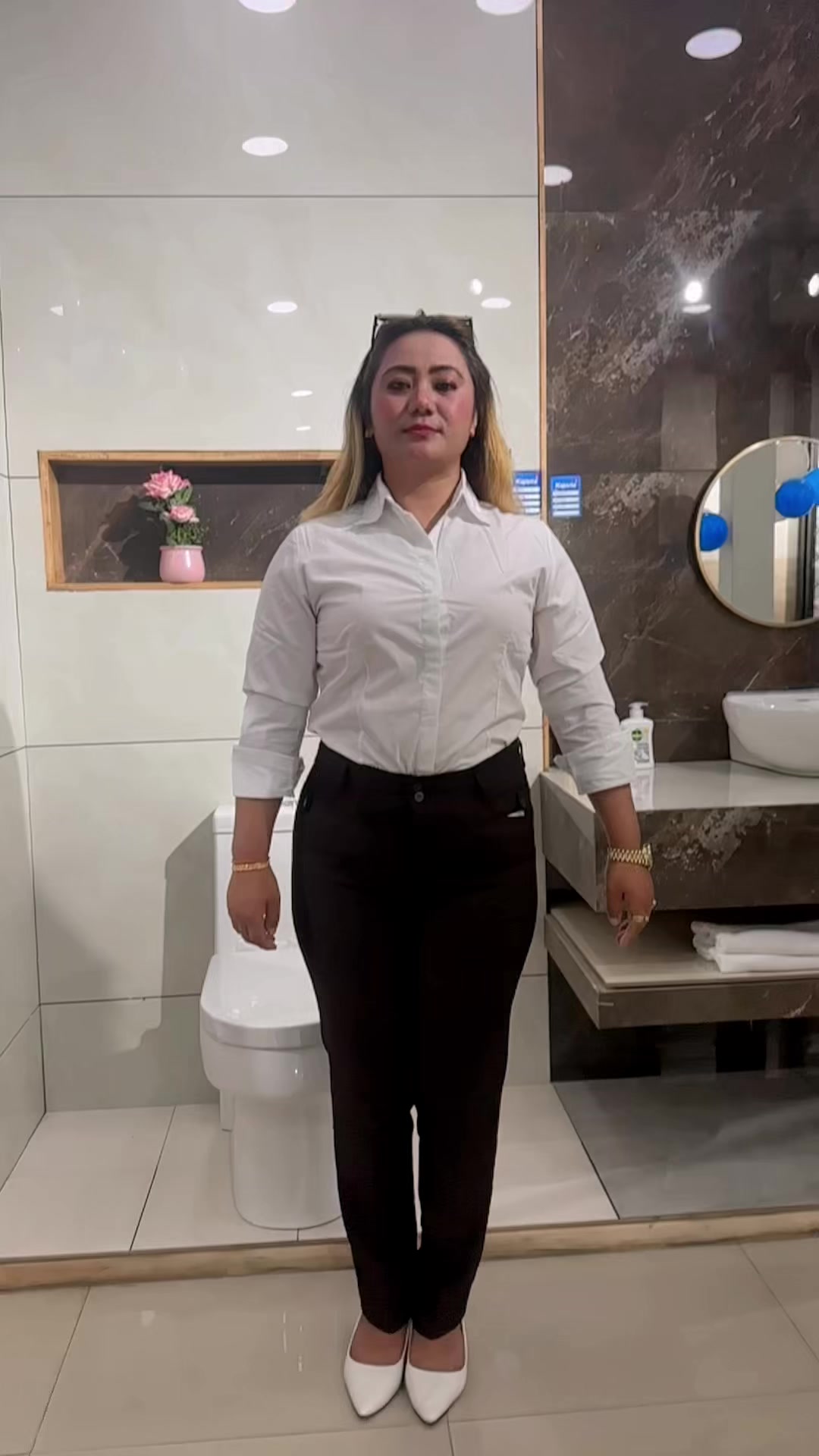 @Hira Maya Waiba