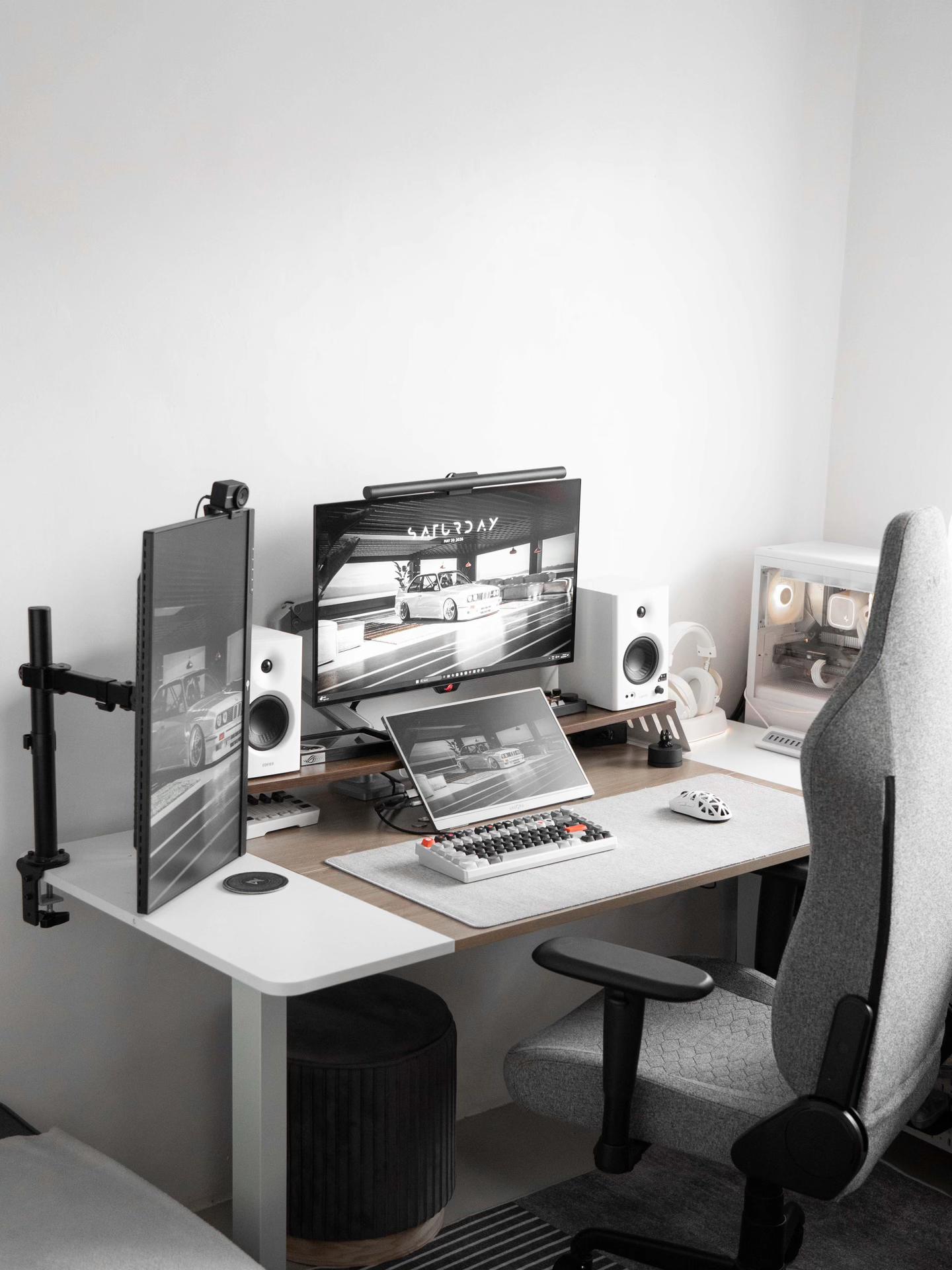 @snuffles_desk