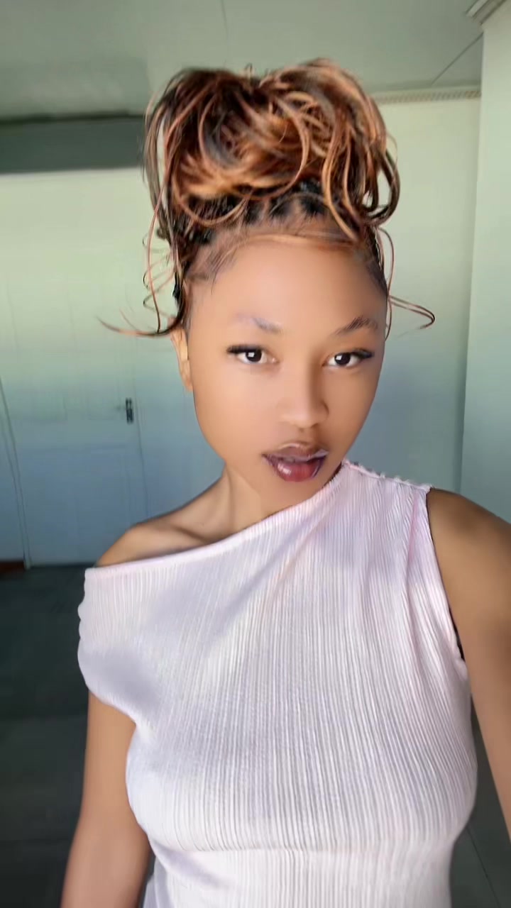 @tshidylekhanya🇱🇸