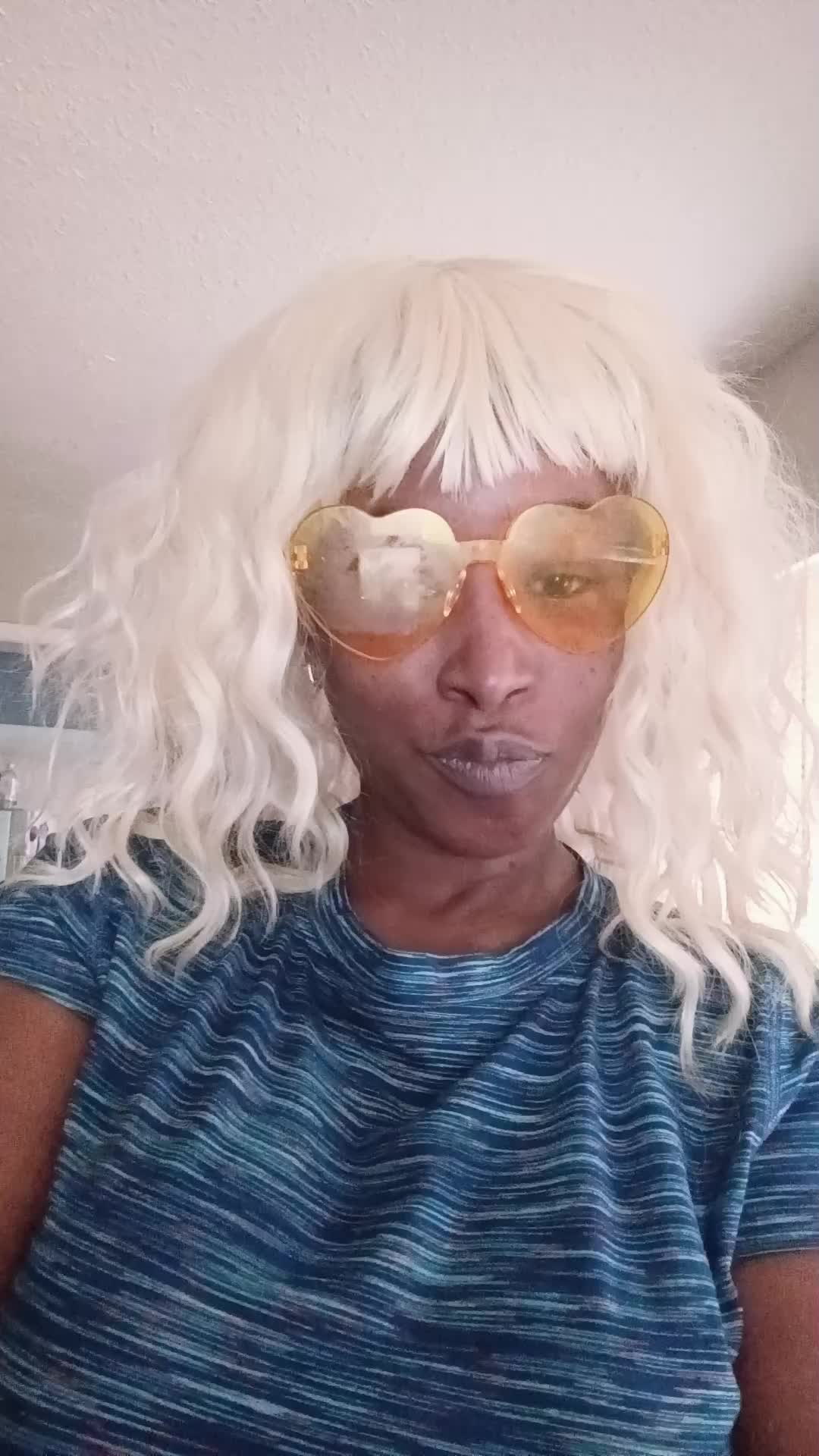 @fine azz LIBRA