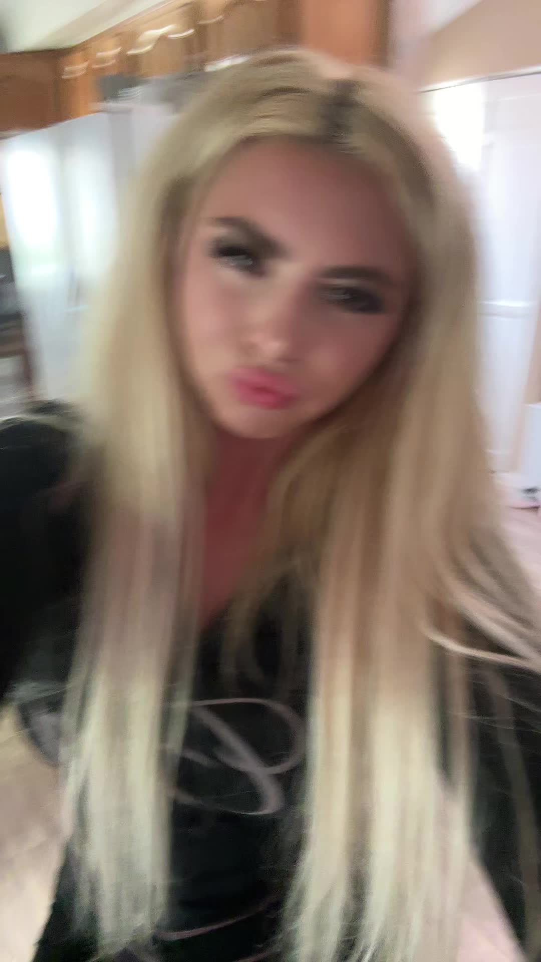 @Valianna Rose
