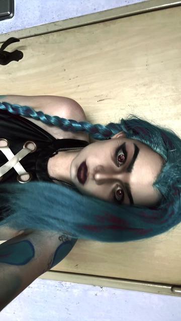 @Vampia🖤
