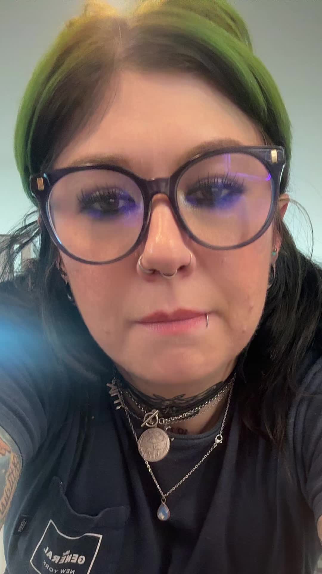 @Emogirl🖤🖤