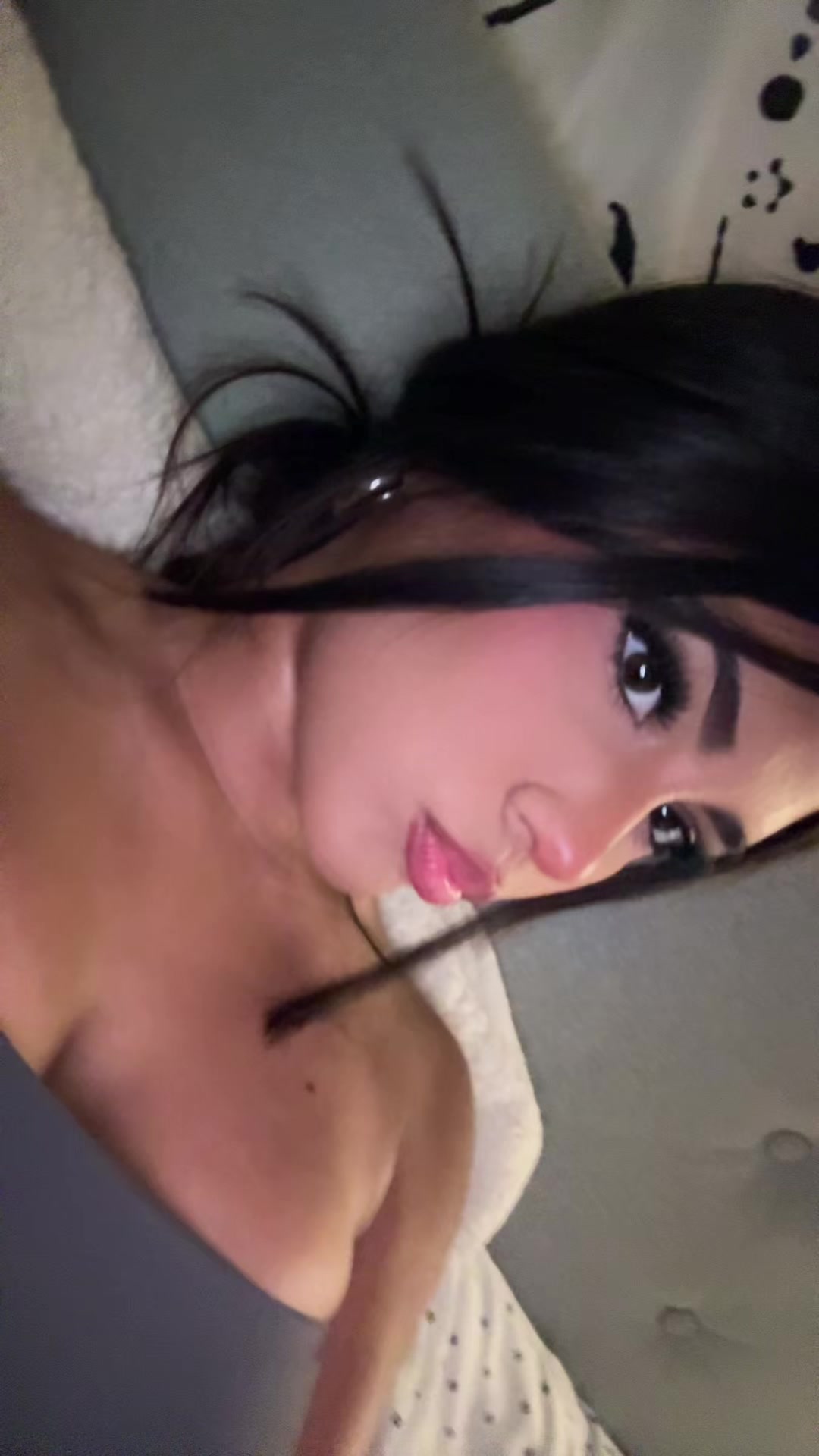@whoisyasmeen