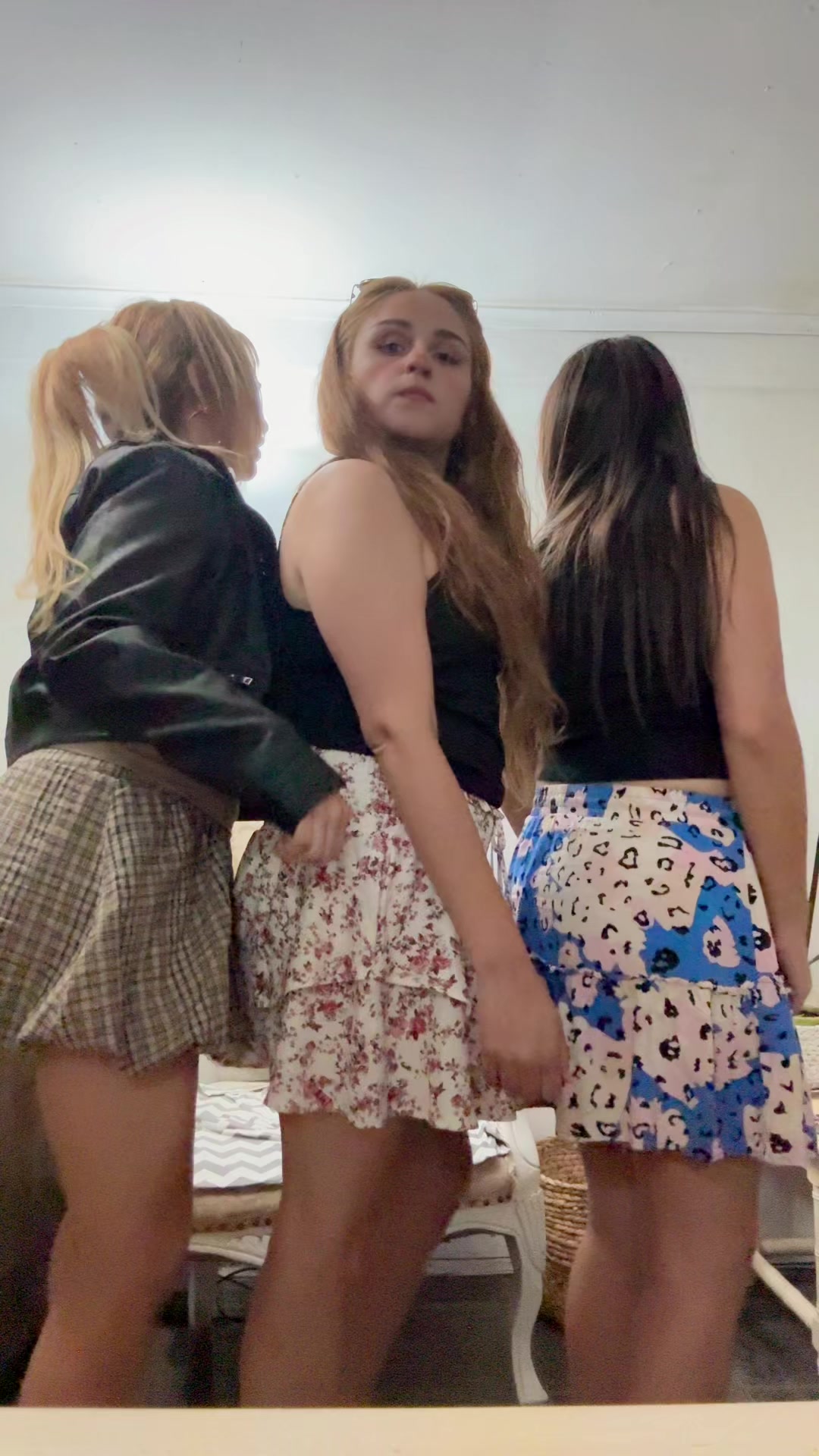 @HlCarlie@