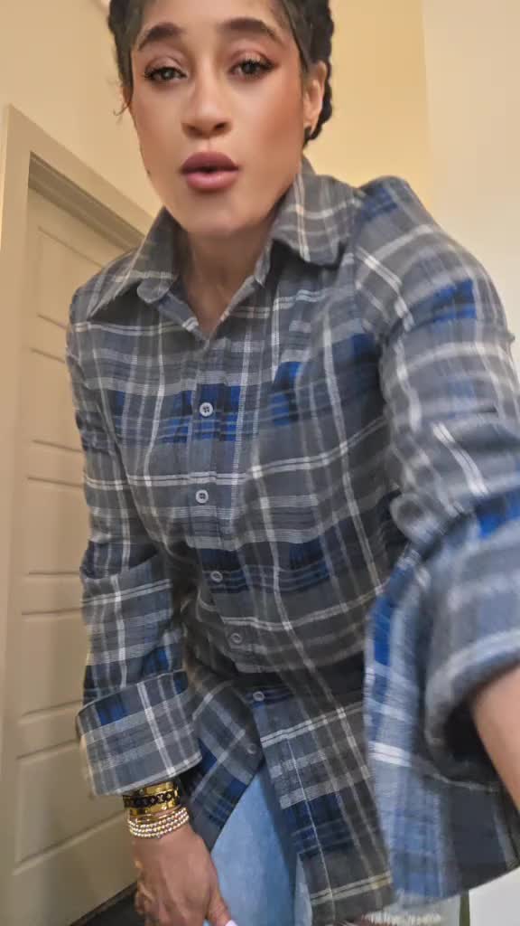 @Demi