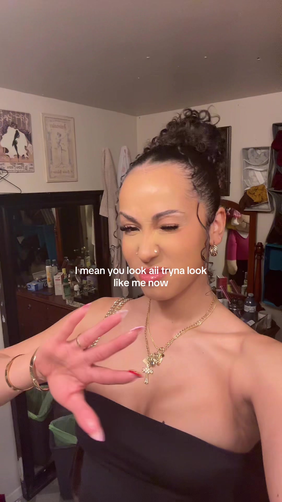 @ELLENIA MIONI