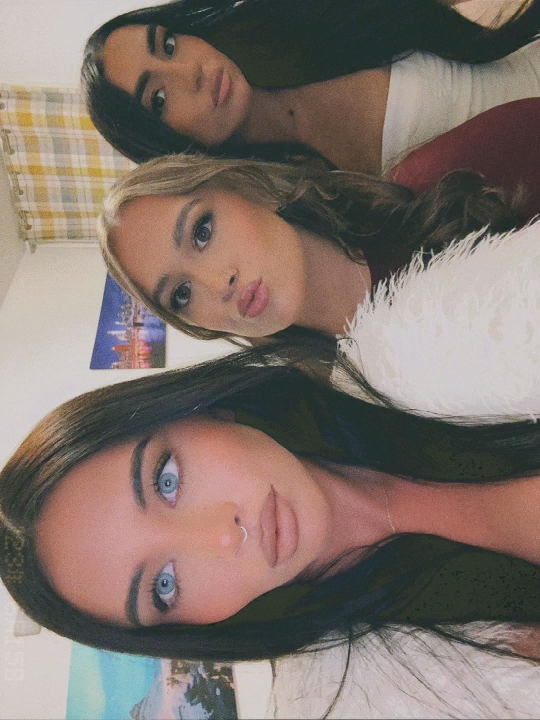 @MEGAN COLLINS⚡️