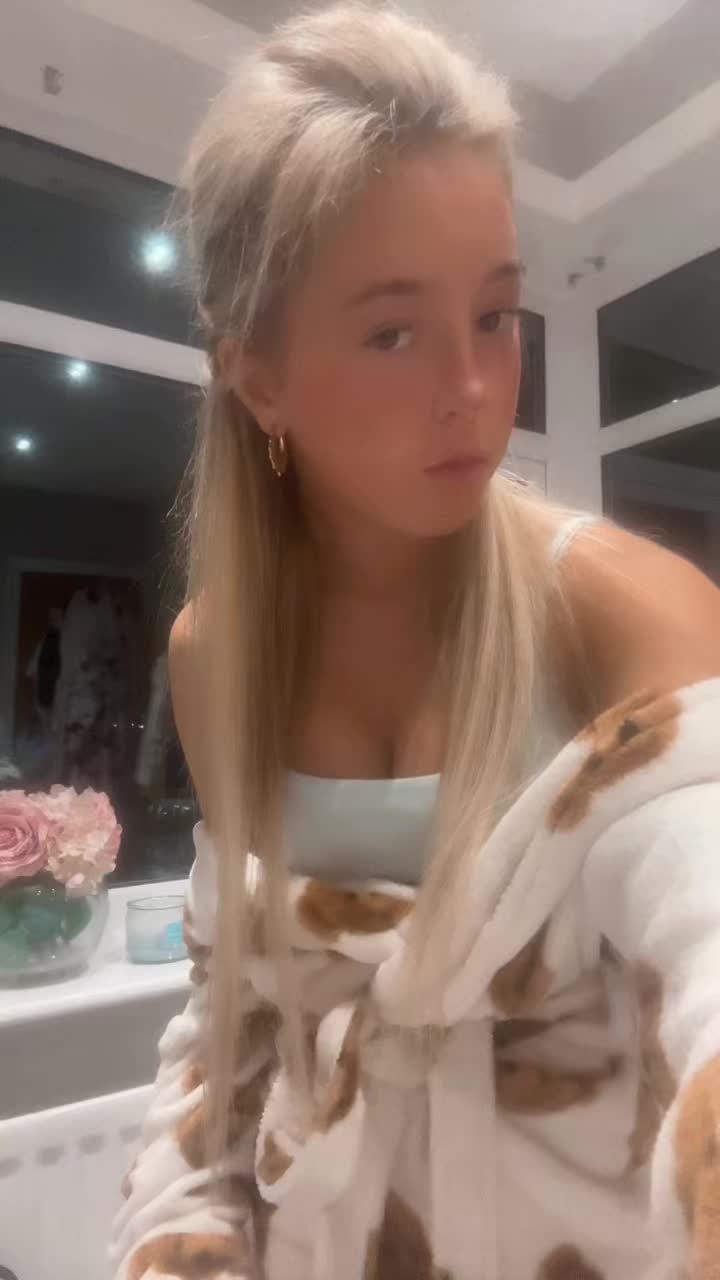 @𝐌𝐀𝐃𝐃𝐈𝐄𝐌𝐀𝐄👸🏼👸🏼
