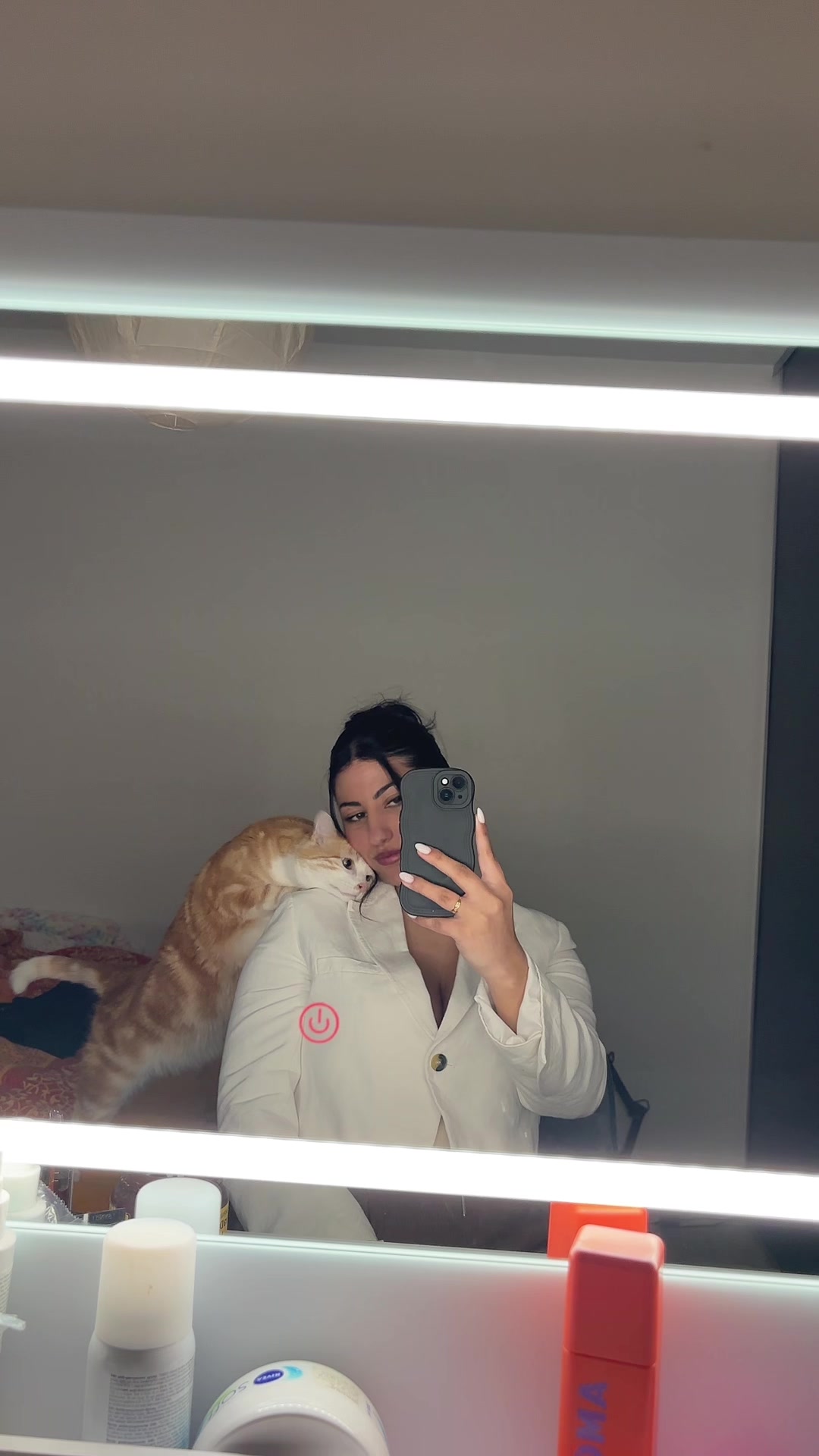 @Lo